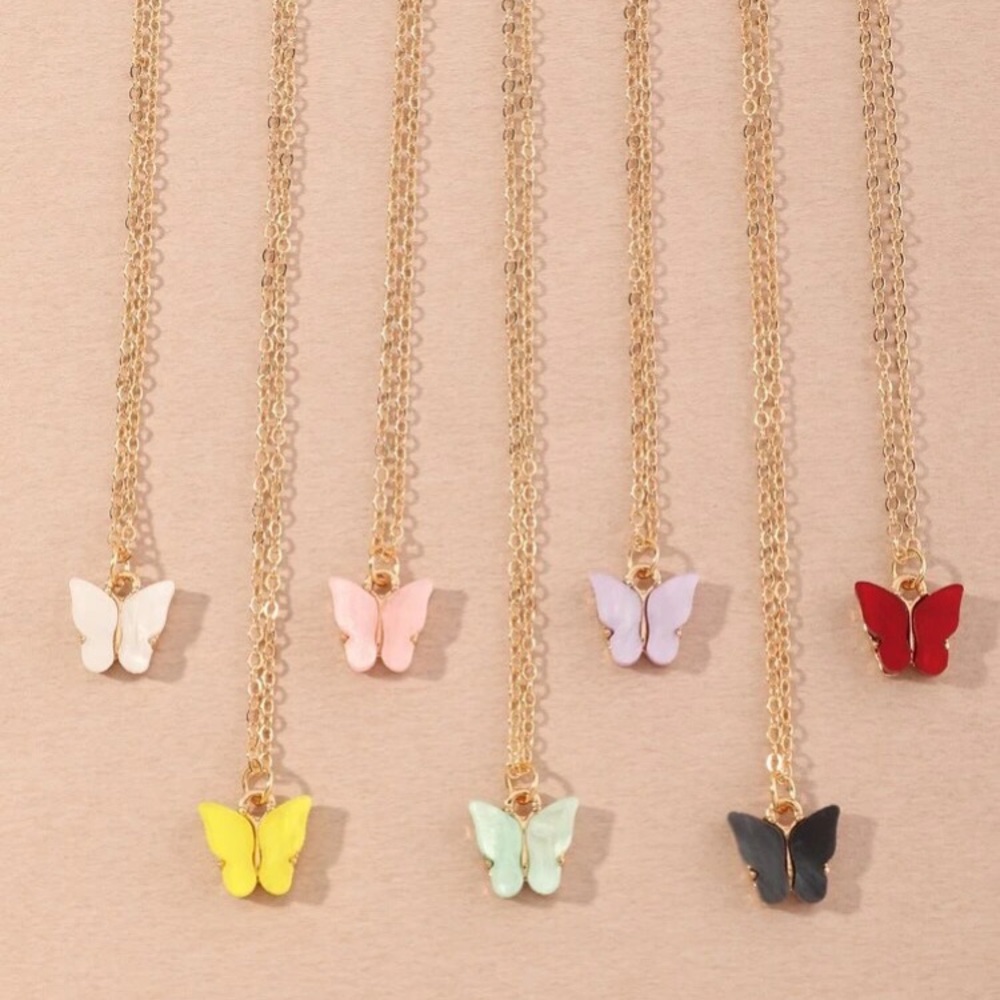 🦋 Beautiful Butterfly Pendant Necklace Available In Various Colors 🦋 - Picture 4 of 4